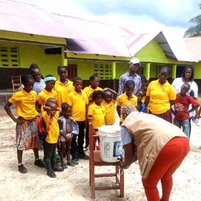 Students learning the process of washing hands